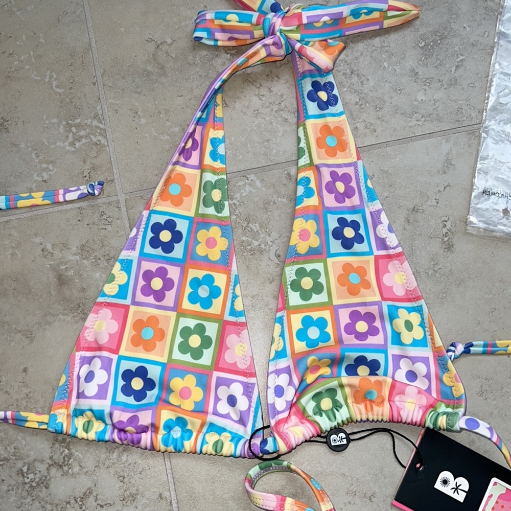 Blackbough swim bikini top and two bottom - Picture 14 of 17